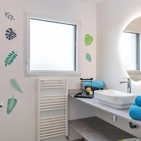 Lagon Bleu By Interhome * Tréffiagat